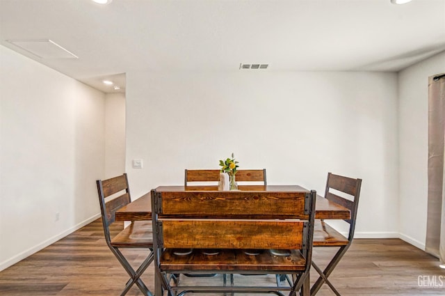 6003 Vespucci Ave, Bakersfield, CA 93313 - dining room with wood finished floors and recessed lighting