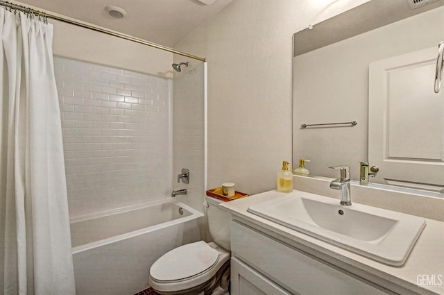 6003 Vespucci Ave, Bakersfield, CA 93313 - full bath with shower / bath combination with curtain and vanity