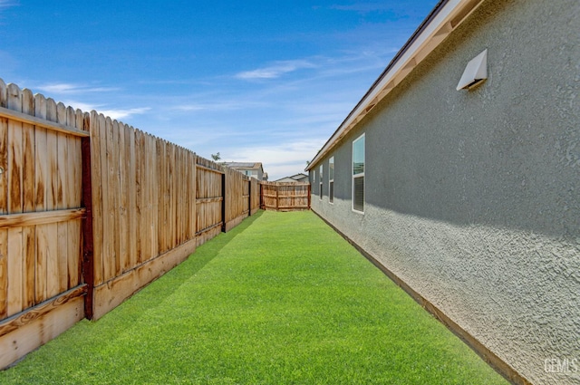 6003 Vespucci Ave, Bakersfield, CA 93313 - view of fenced backyard