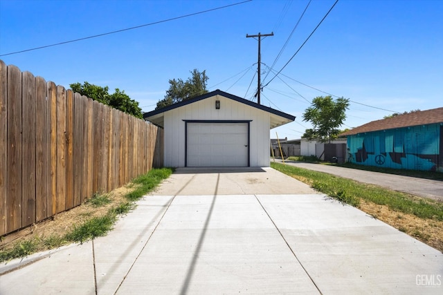 329 F St, Bakersfield, CA 93304 - detached garage with concrete driveway and fence