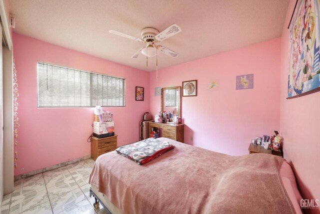 5116 Sherman Ave, Bakersfield, CA 93309 - bedroom featuring ceiling fan