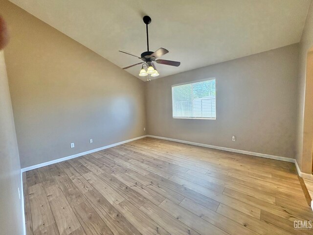 5205 Coxwold Abbey Ct, Bakersfield, CA 93307 - photo 21