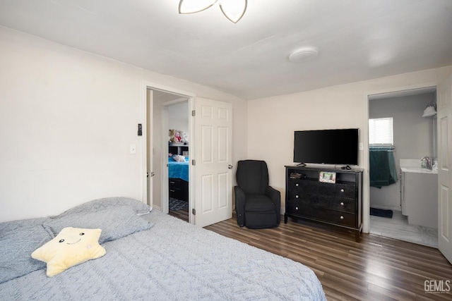 348 Petrol Rd Unit 394, Bakersfield, CA 93308 - bedroom featuring wood finished floors