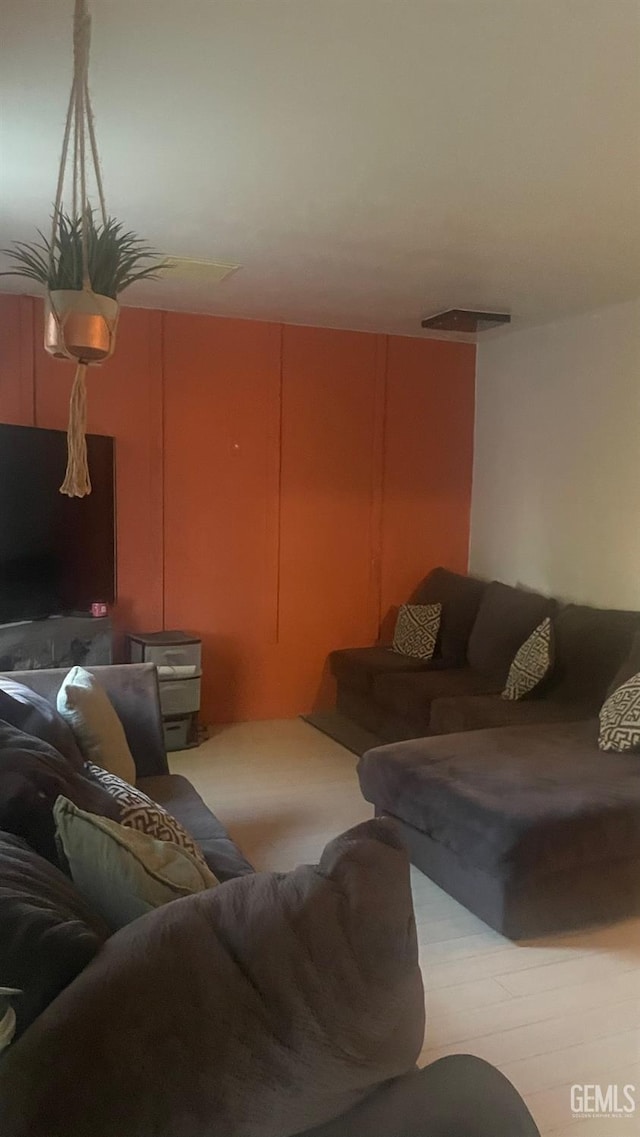 8300 Lexington Ave, Bakersfield, CA 93306 - view of living room