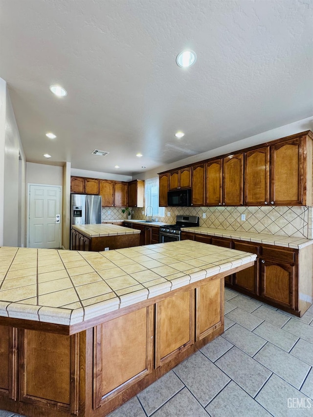 9420 Coney Island Dr, Bakersfield, CA 93311 - photo 4