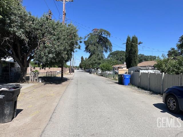 780 Mayer Ln, Bakersfield, CA 93263 - view of asphalt road featuring street lighting