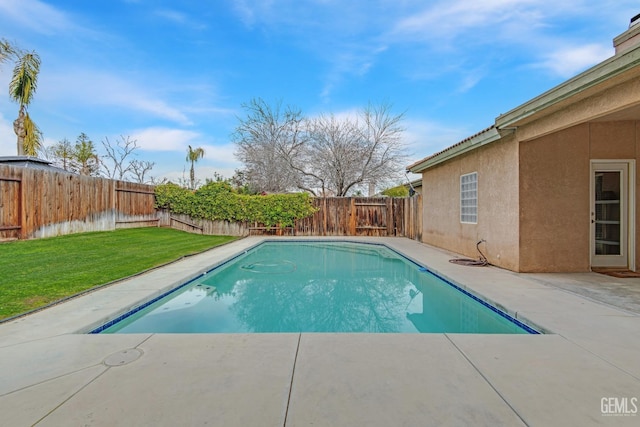 6413 Lavender Gate Dr, Bakersfield, CA 93312 - view of swimming pool featuring a patio area