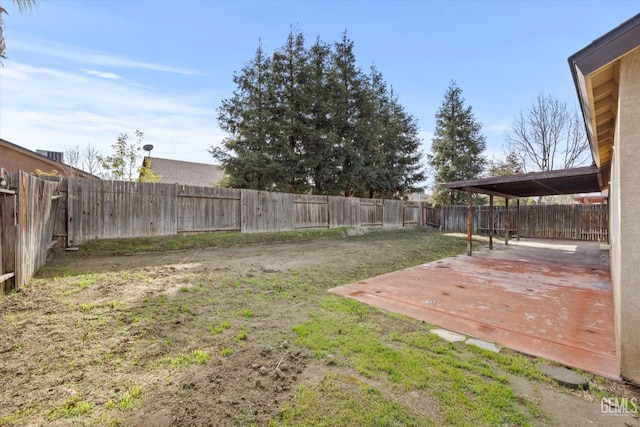 view of yard featuring a patio