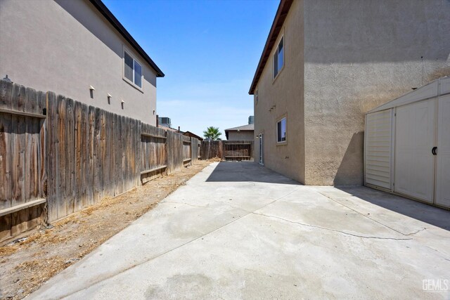 220 Ixtapa Dr, Bakersfield, CA 93307 - photo 33