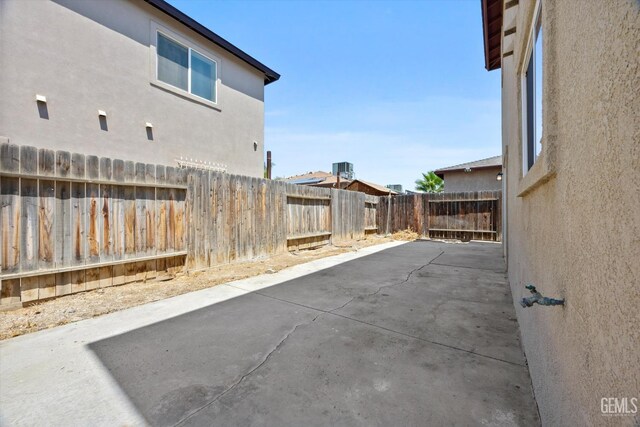 220 Ixtapa Dr, Bakersfield, CA 93307 - photo 34