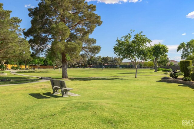 1224 N Mayflower Cir, Ridgecrest, CA 93555 - view of property's community with a yard