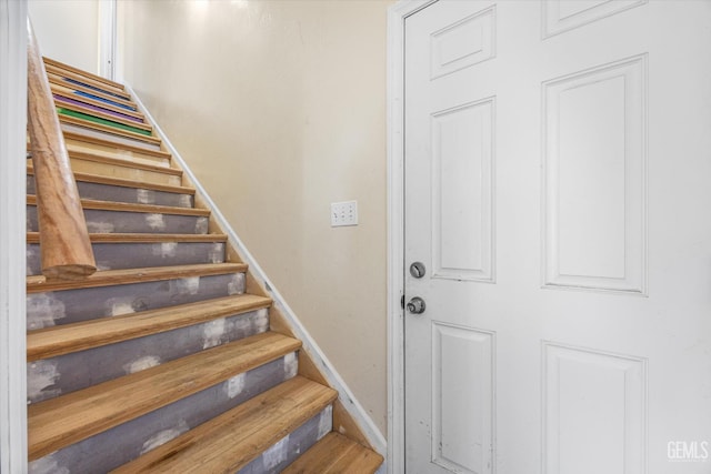 10318 Roehampton Ave, Bakersfield, CA 93312 - stairs with baseboards