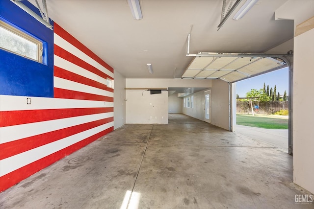 10318 Roehampton Ave, Bakersfield, CA 93312 - view of garage