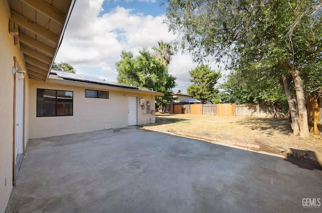 2800 S Real Rd, Bakersfield, CA 93309 - view of yard with a patio area