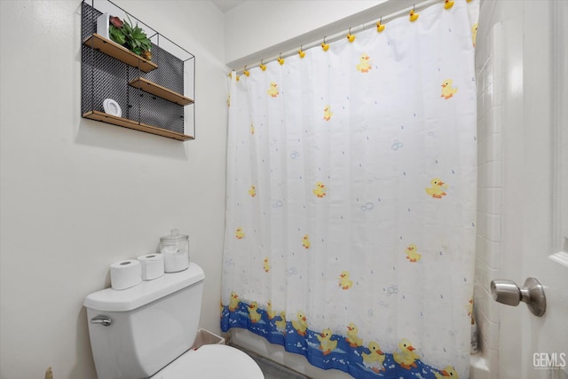 6305 Wolfe Creek Dr, Bakersfield, CA 93306 - bathroom featuring shower / bath combination with curtain