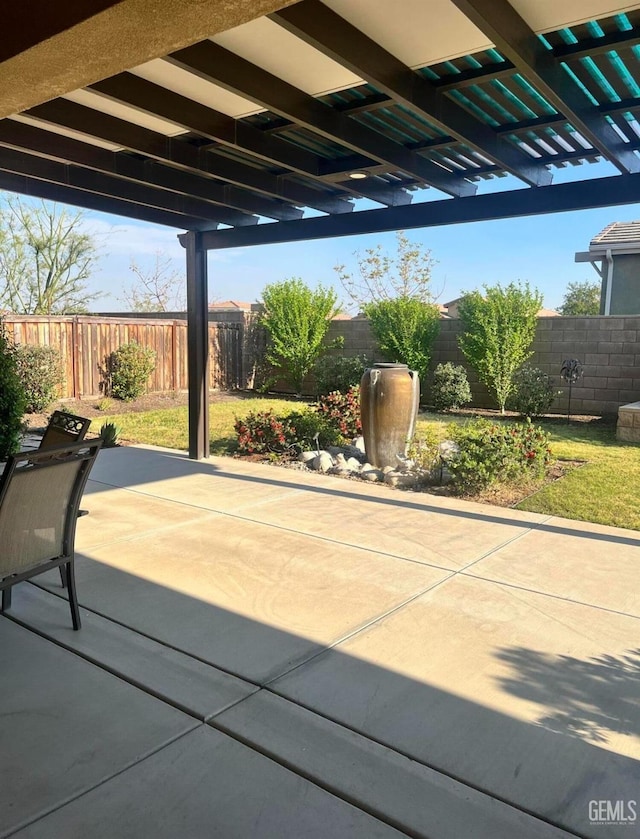 9909 Stockholm Pl, Bakersfield, CA 93306 - view of patio / terrace