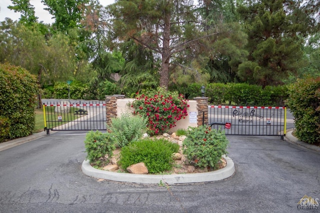 13160 Game Set Way, Bakersfield, CA 93306 - gate with view of wooded area