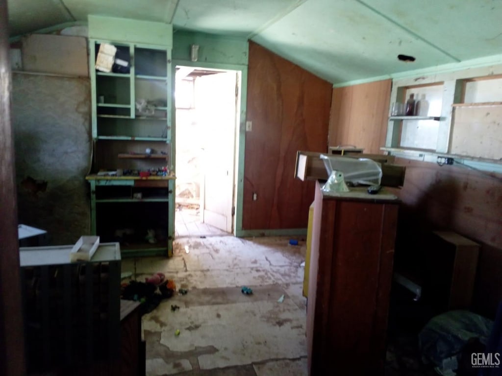 1411 E Bowman Rd, Ridgecrest, CA 93555 - kitchen featuring lofted ceiling