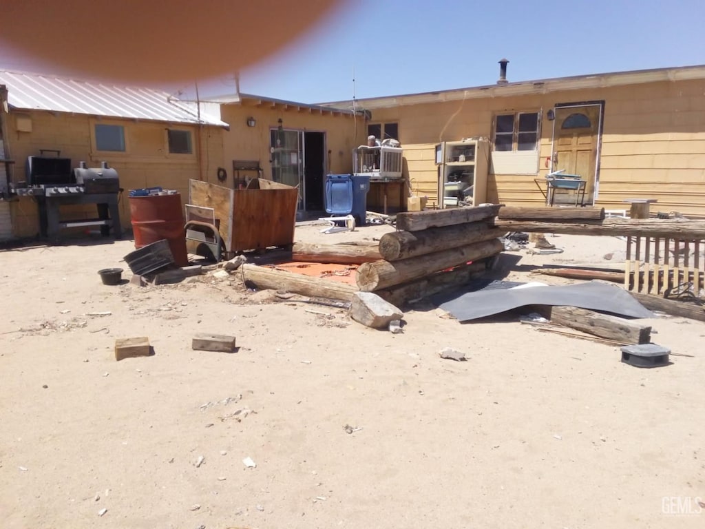 1411 E Bowman Rd, Ridgecrest, CA 93555 - back of house