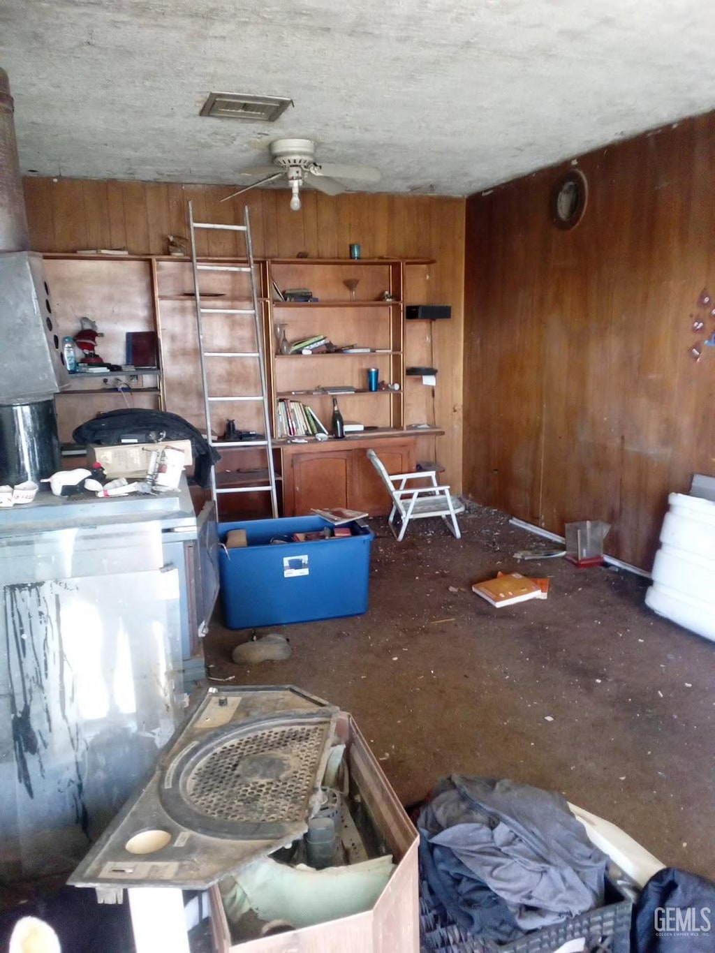 1411 E Bowman Rd, Ridgecrest, CA 93555 - view of storage room