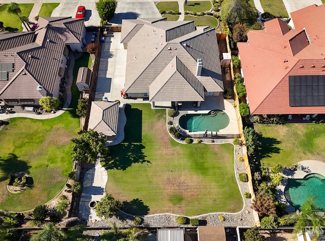 14211 Cedar Creek Ave, Bakersfield, CA 93314 - bird's eye view of a pool area
