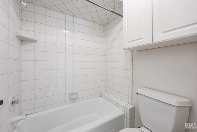 7310 Clifftop Way, Bakersfield, CA 93306 - bathroom featuring toilet and bathtub / shower combination