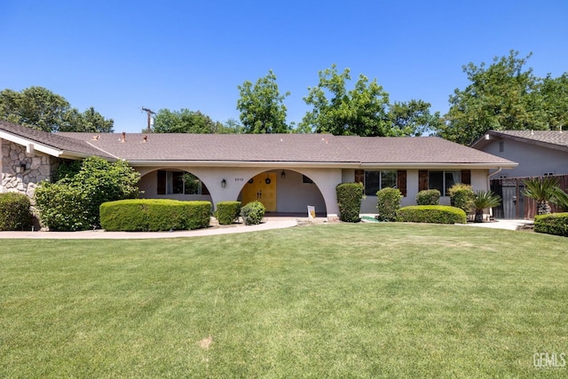 2513 Elm St, Bakersfield, CA 93301 - ranch-style house featuring stucco siding