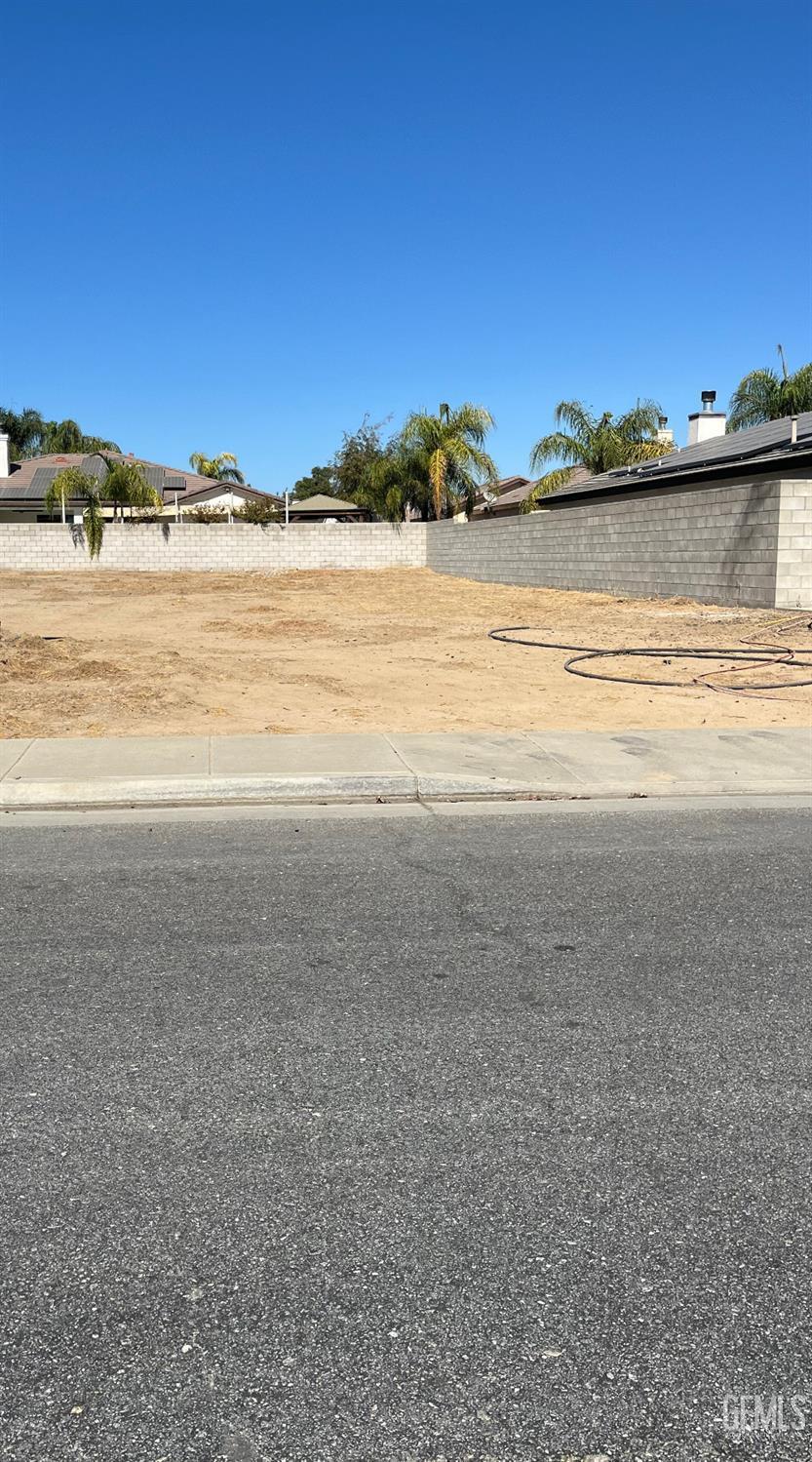 12600 Hawaii Ln, Bakersfield, CA 93312 - photo 2