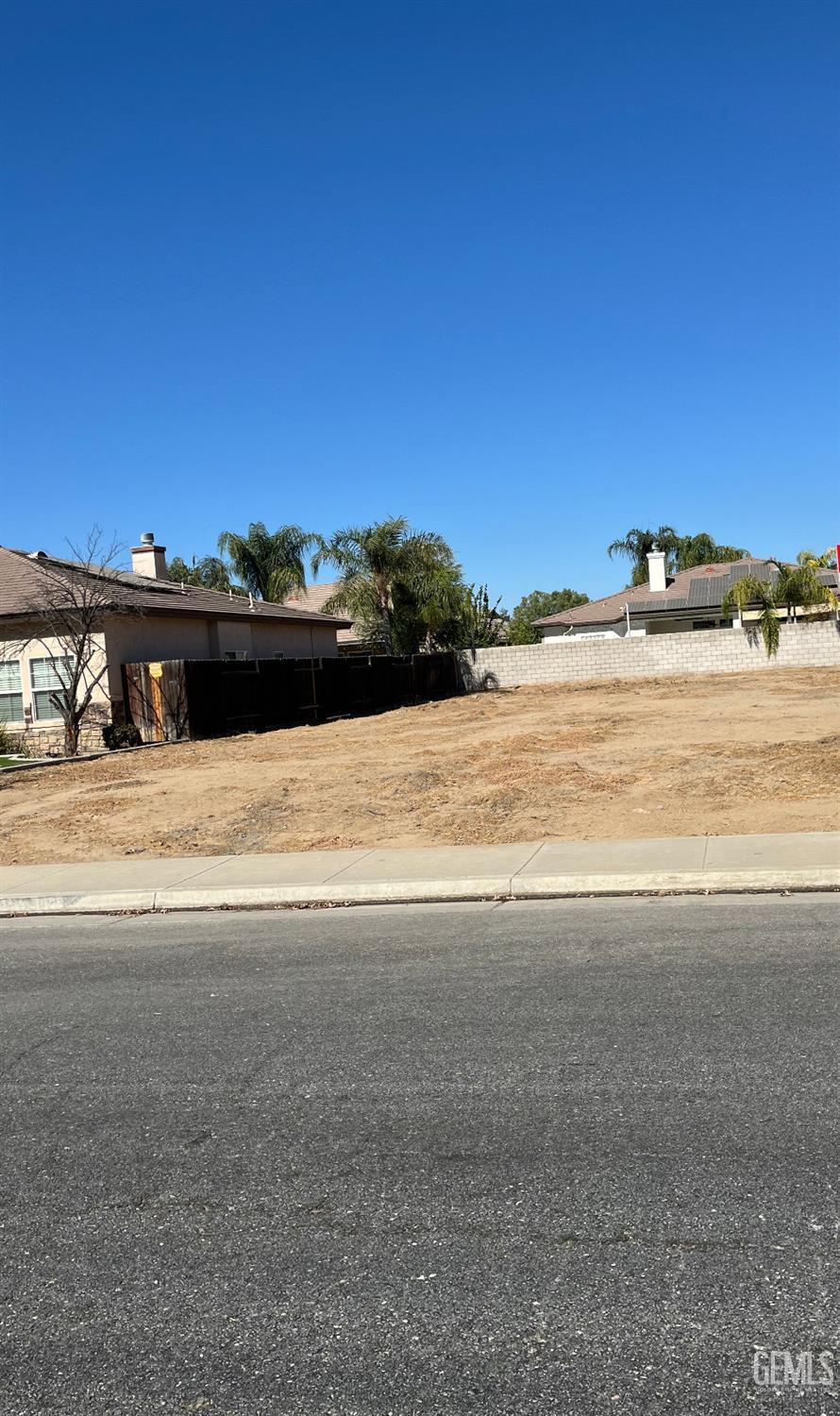 12600 Hawaii Ln, Bakersfield, CA 93312 - photo 1