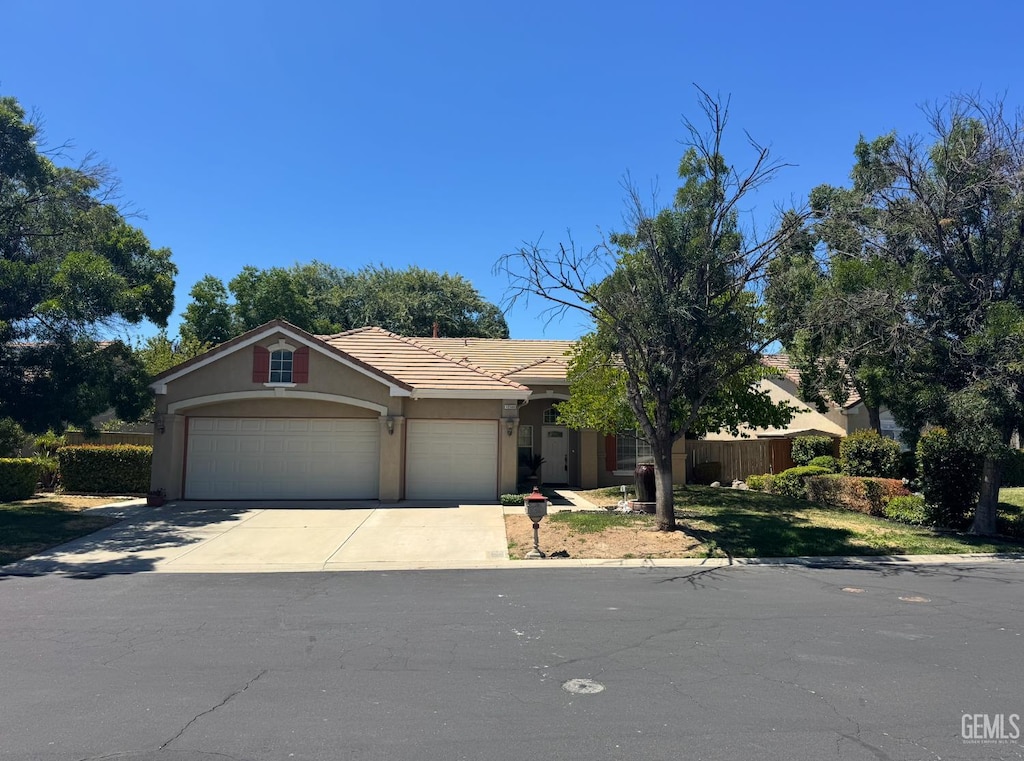 10588 E Fieldstone Ave, Clovis, CA 93619 - photo 1