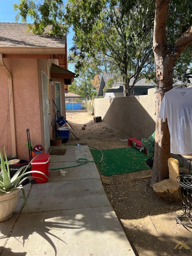 view of yard with a patio