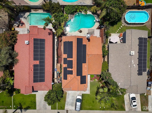 8315 Persimmon Dr, Bakersfield, CA 93311 - bird's eye view of a pool area