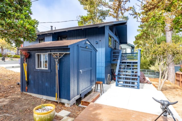 view of outbuilding