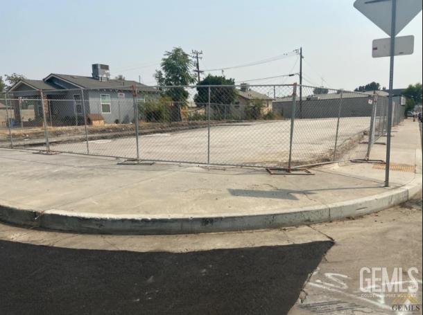 2415 Alta Vista Dr, Bakersfield, CA 93305 - photo 4