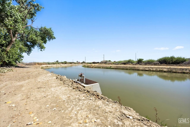 8661 Herring Rd, Bakersfield, CA 93313 - water view