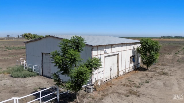 8661 Herring Rd, Bakersfield, CA 93313 - view of pole building with a view of countryside