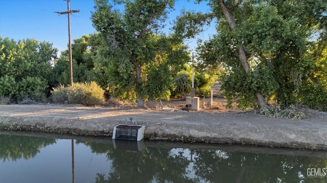 8661 Herring Rd, Bakersfield, CA 93313 - dock featuring a water view