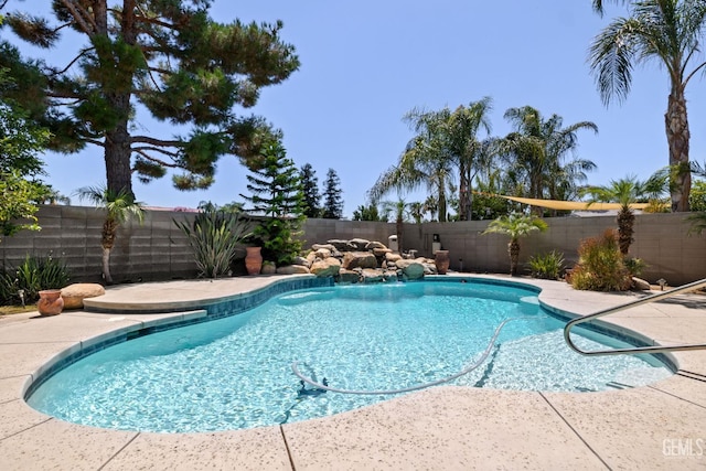 4207 Crystal Lake Dr, Bakersfield, CA 93313 - view of swimming pool with a fenced backyard