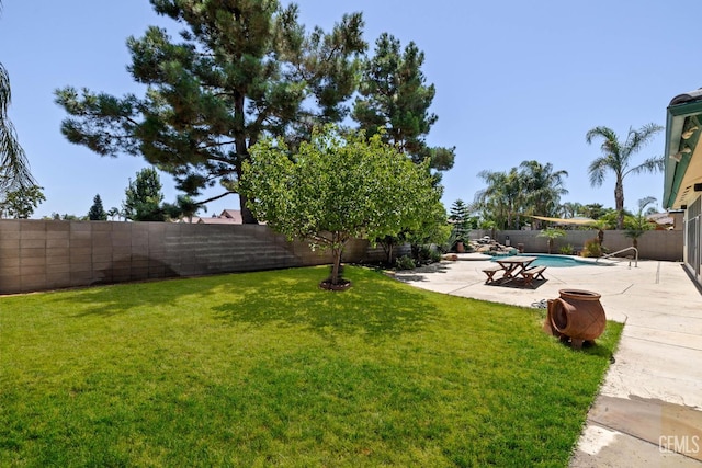 4207 Crystal Lake Dr, Bakersfield, CA 93313 - fenced backyard with a patio