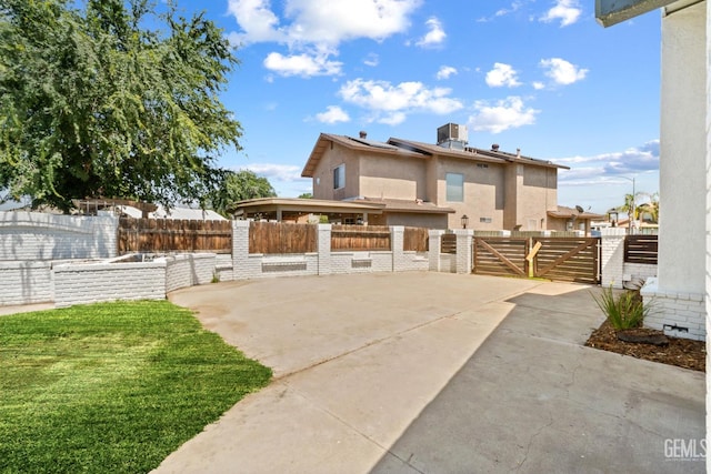 6201 Regina Way, Bakersfield, CA 93307 - view of front of property featuring fence and stucco siding