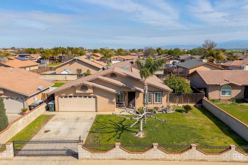 200 Gonzales St, Arvin, CA 93203 - aerial view with a residential view