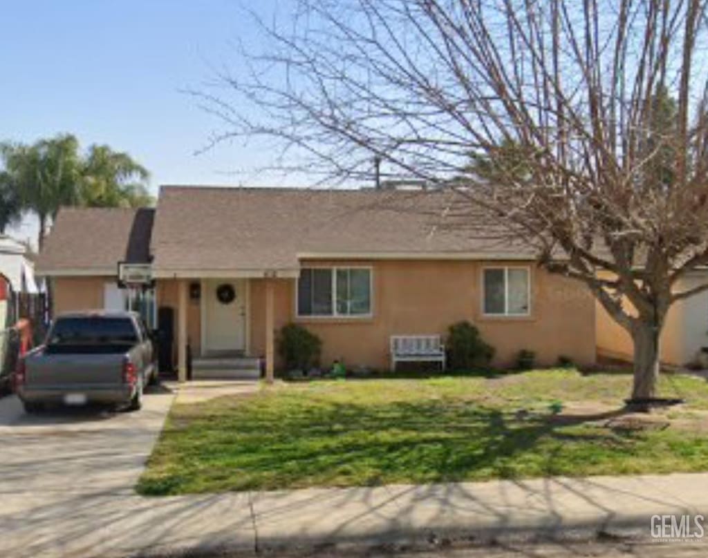 612 Pacific Ave, Shafter, CA 93263 - photo 1
