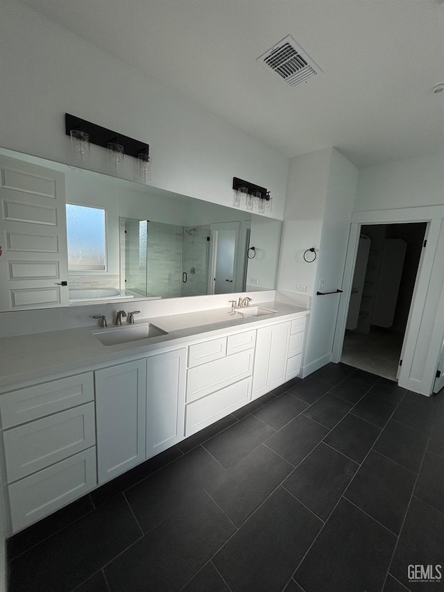 details with baseboards, recessed lighting, concrete flooring, and a fireplace
