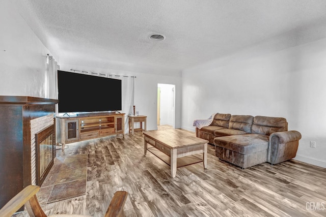 300 Mannel Ave, Shafter, CA 93263 - photo 4