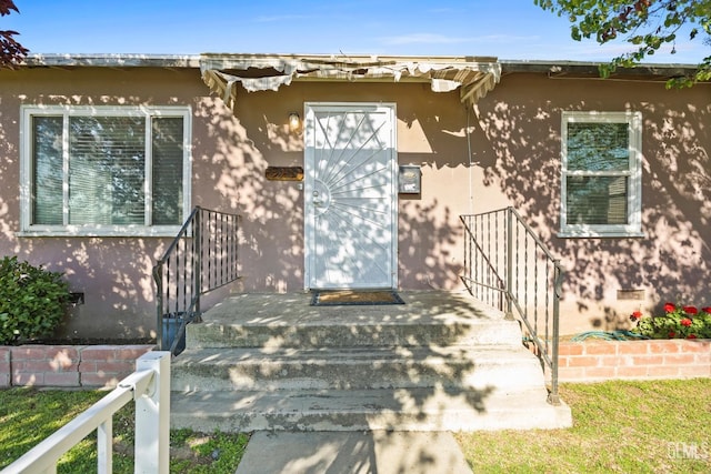 1909 Carrere St, Bakersfield, CA 93308 - view of exterior entry with stucco siding