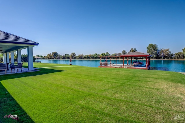 view of yard with a water view