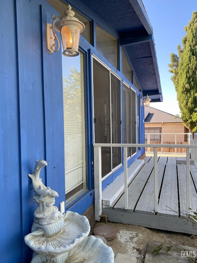 exterior space featuring a balcony