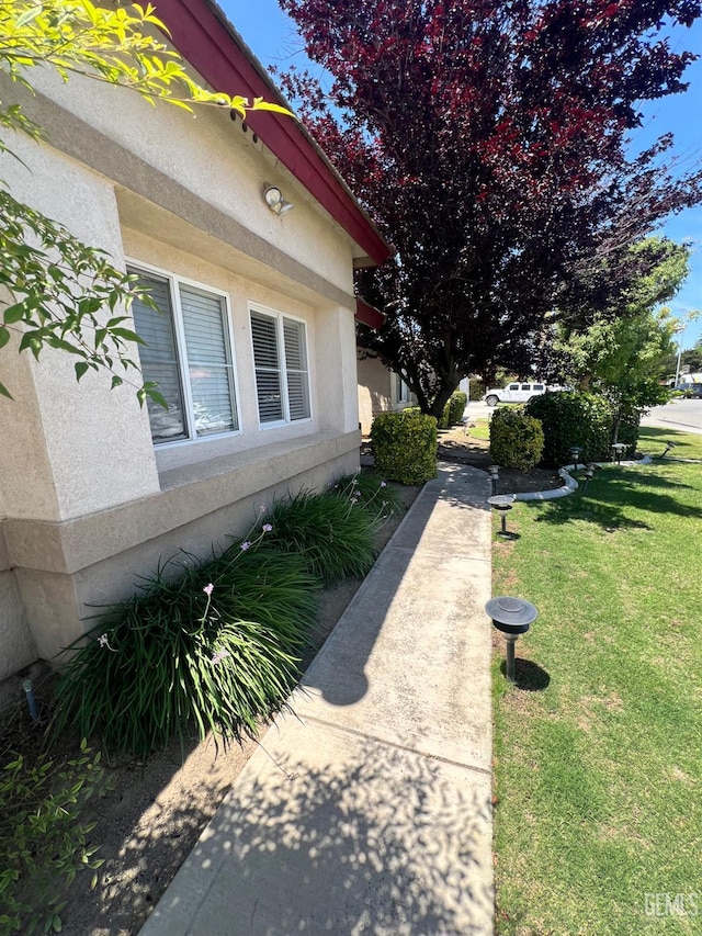 9809 Battersea Park Dr, Bakersfield, CA 93312 - view of green lawn