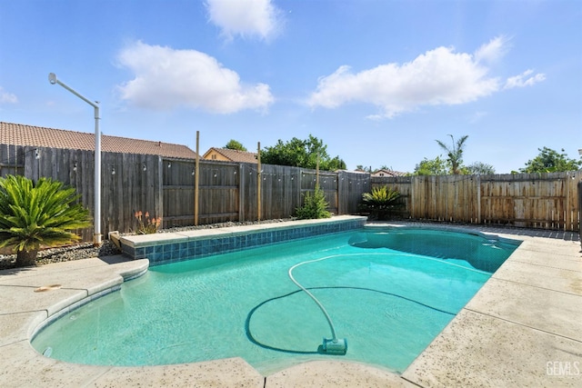 3023 Esperanza Dr, Bakersfield, CA 93313 - view of swimming pool with a fenced backyard