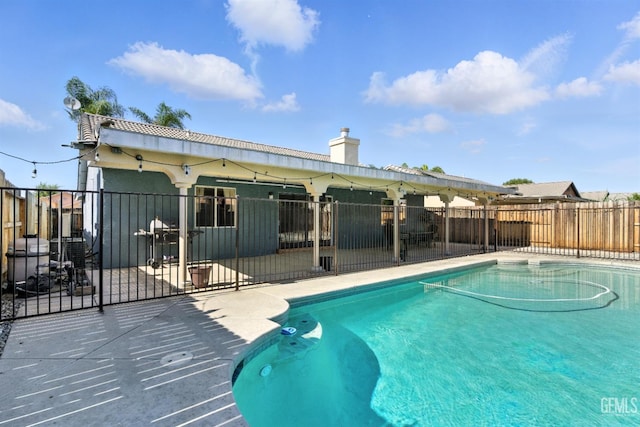 3023 Esperanza Dr, Bakersfield, CA 93313 - view of swimming pool with a patio area